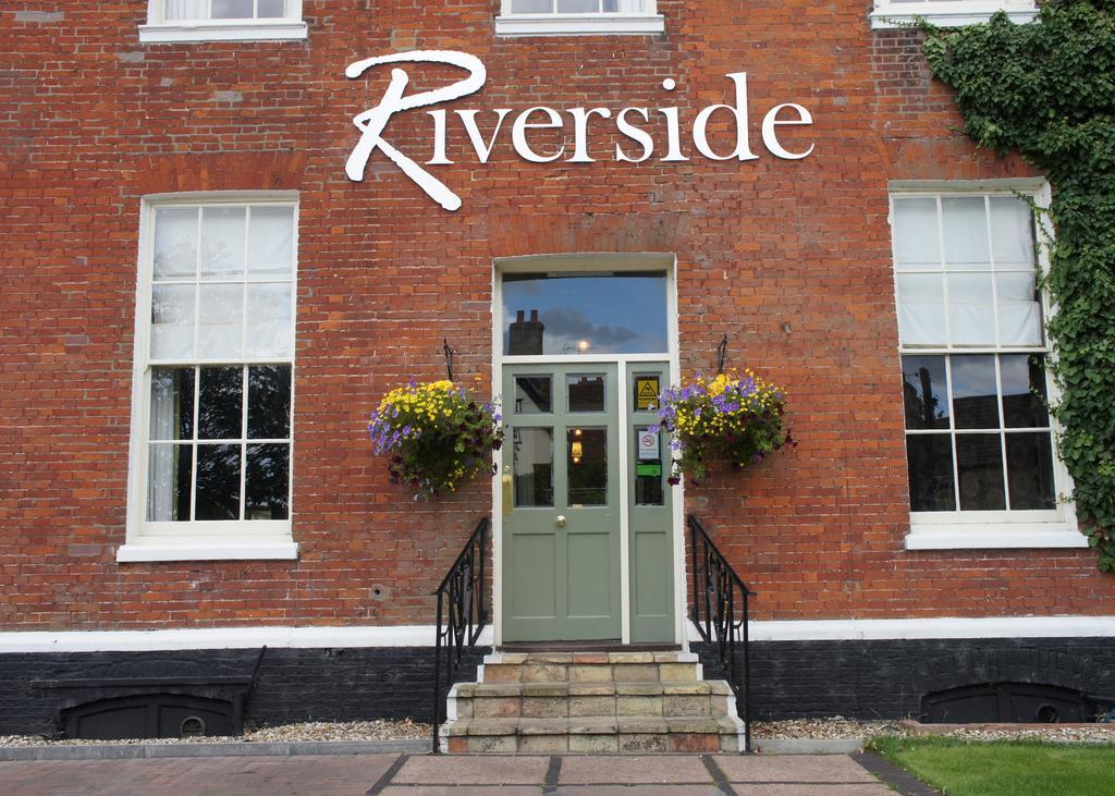 The Riverside House Hotel Mildenhall Exterior photo